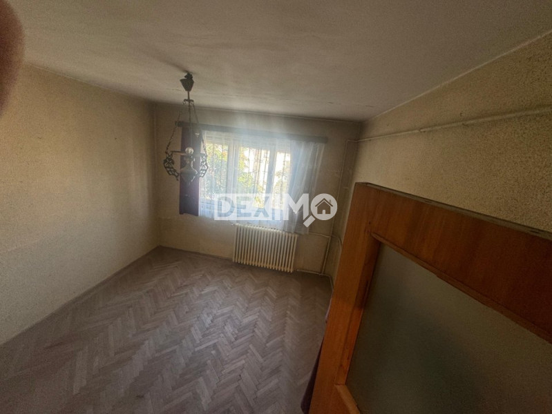 Apartament 2 Camere - Zona Dacia - Etaj 4 Cu Pod - Gaze Pe Scara