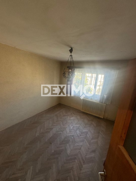 Apartament 2 Camere - Zona Dacia - Etaj 4 Cu Pod - Gaze Pe Scara