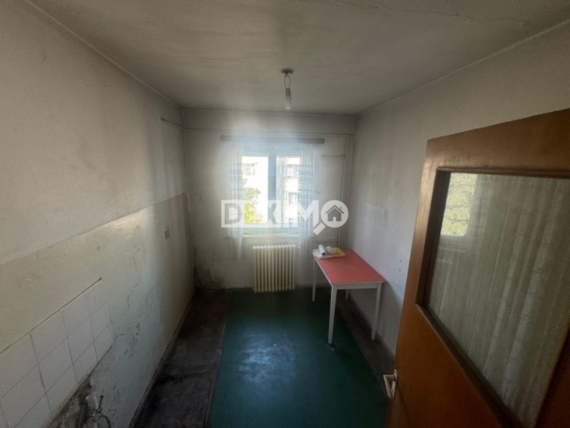 Apartament 2 Camere - Zona Dacia - Etaj 4 Cu Pod - Gaze Pe Scara
