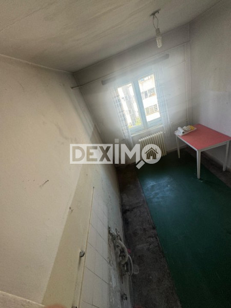 Apartament 2 Camere - Zona Dacia - Etaj 4 Cu Pod - Gaze Pe Scara