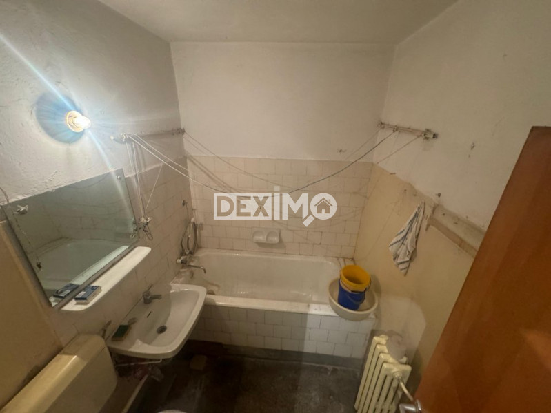 Apartament 2 Camere - Zona Dacia - Etaj 4 Cu Pod - Gaze Pe Scara