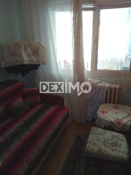 Tomis III - Soveja Apartament cu 3 camere decomandate - Izolat