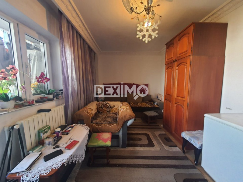 Apartament 4 Camere - Zona Victoria - Etaj 1 - Centrala Pe Gaze