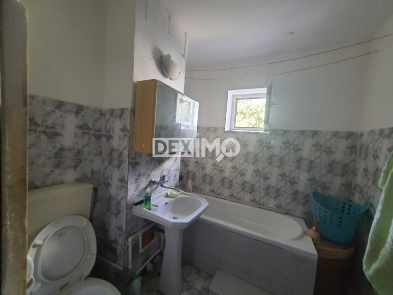 Apartament 4 Camere - Zona Victoria - Etaj 1 - Centrala Pe Gaze