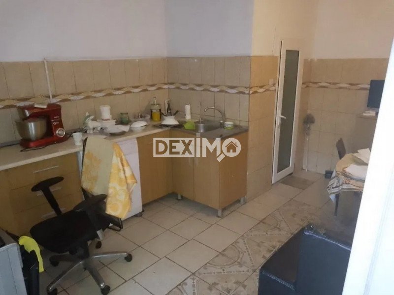 Casa 3 Camere - Zona Bratianu - Teren 200 Mp - Centrala Pe Gaze - Garaj