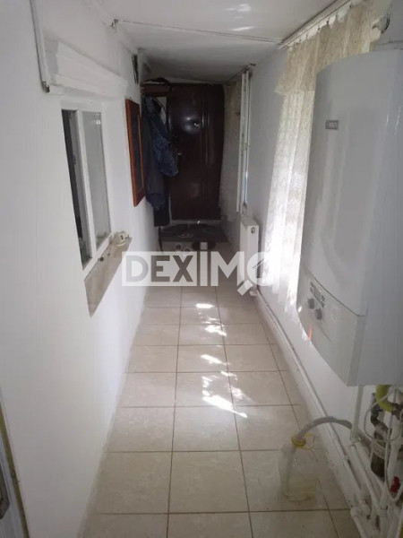 Casa 3 Camere - Zona Bratianu - Teren 200 Mp - Centrala Pe Gaze - Garaj