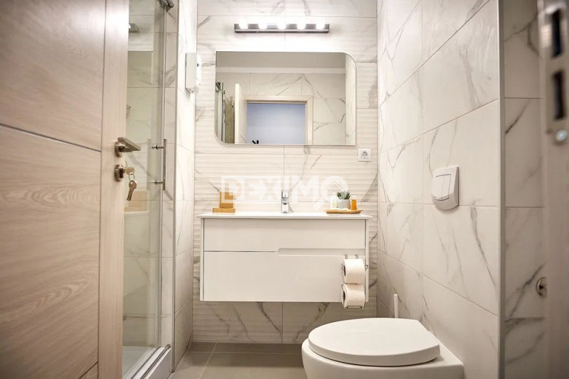 Studio - Mamaia Nord - Onix Blue - Mobilat Complet - Vedere Laterala La Mare