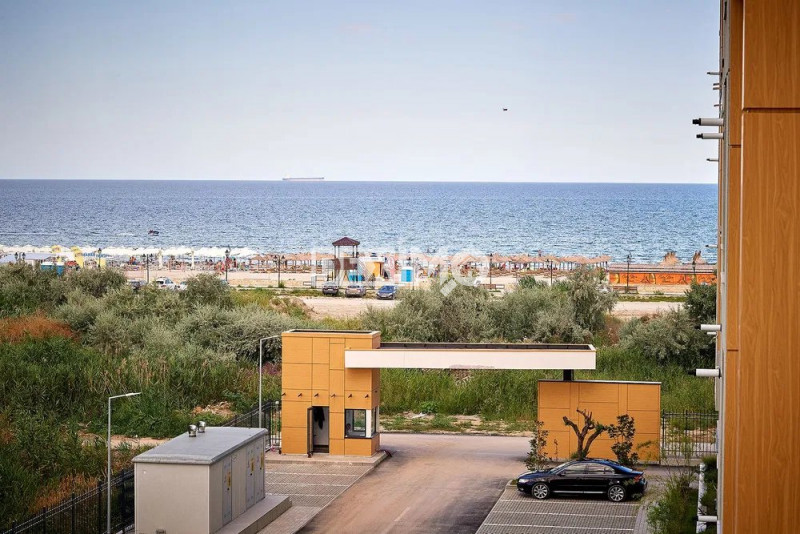 Studio - Mamaia Nord - Onix Blue - Mobilat Complet - Vedere Laterala La Mare