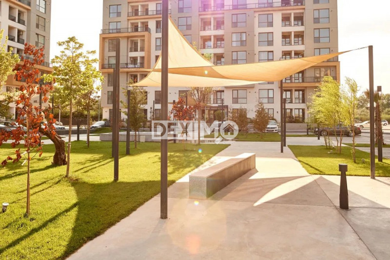 Studio - Mamaia Nord - Onix Blue - Mobilat Complet - Vedere Laterala La Mare