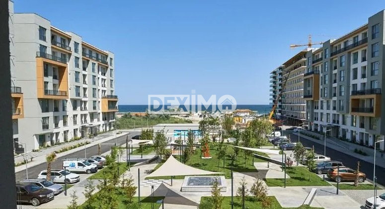 Studio - Mamaia Nord - Onix Blue - Mobilat Complet - Vedere Laterala La Mare