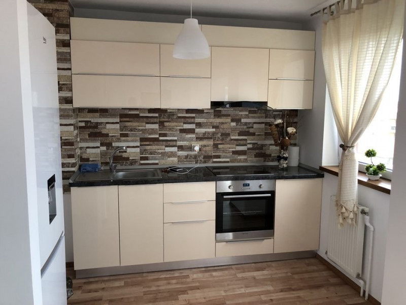 Apartament 2 camere,semidecomandat,centrala imobil,finisaje Moderne