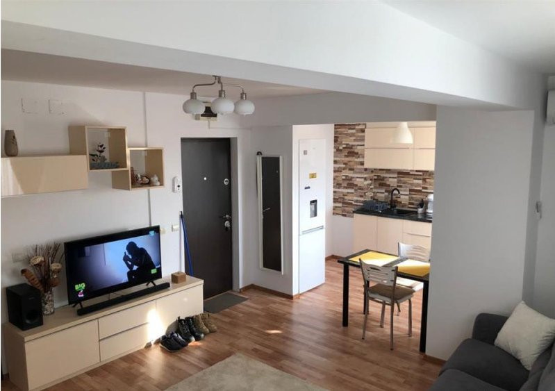 Apartament 2 camere,semidecomandat,centrala imobil,finisaje Moderne