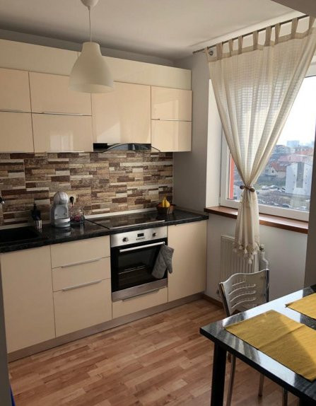 Apartament 2 camere,semidecomandat,centrala imobil,finisaje Moderne