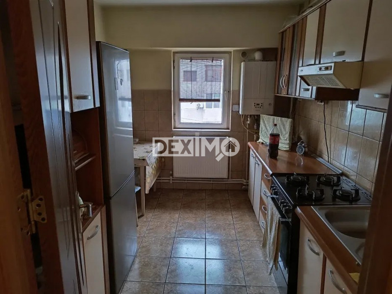 FAR-APARTAMENT CU 3 CAMERE DECOMANDAT CENTRALA GAZE