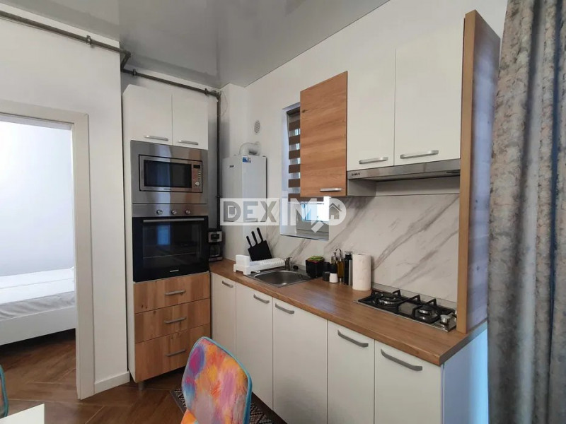 Apartament 2 Camere - Pe Promenada - Vedere Laterala La Mare