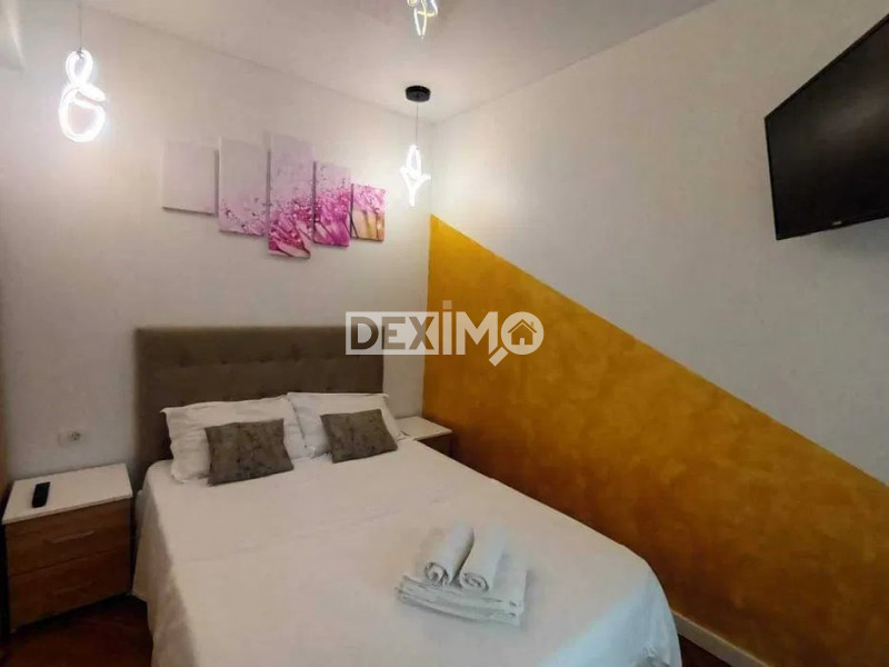 Apartament 2 Camere - Pe Promenada - Vedere Laterala La Mare