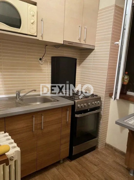 Studio - Zona Gara BCR - Etaj 1 - Gaze La Usa