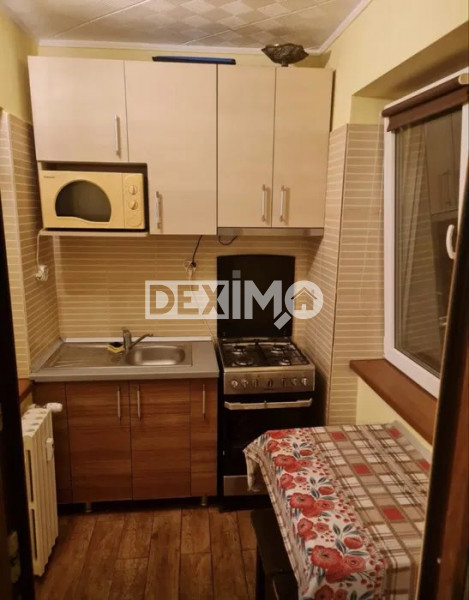 Studio - Zona Gara BCR - Etaj 1 - Gaze La Usa