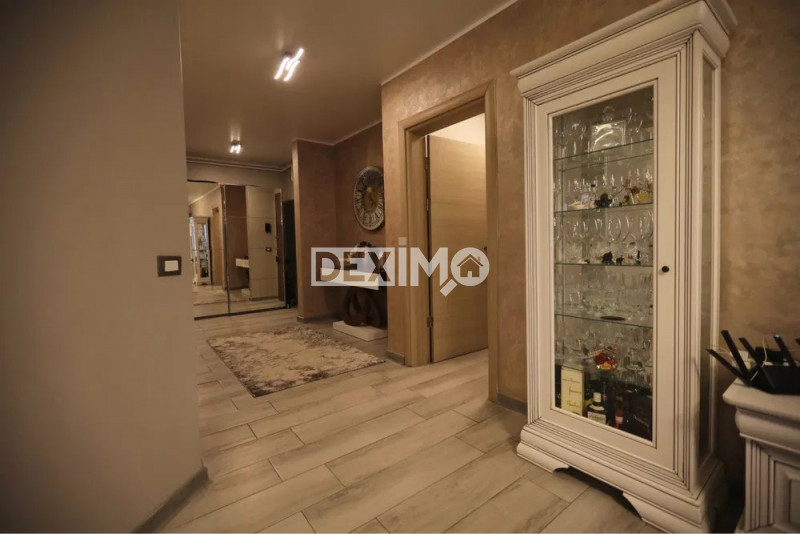 Penthouse Ultrafinisat - Mamaia Nord - Mobilat Complet  -Terasa 100 Mp