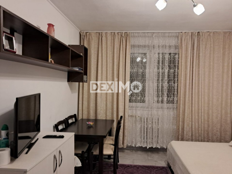 Garsoniera - Zona CET - Etaj 1 - Renovata