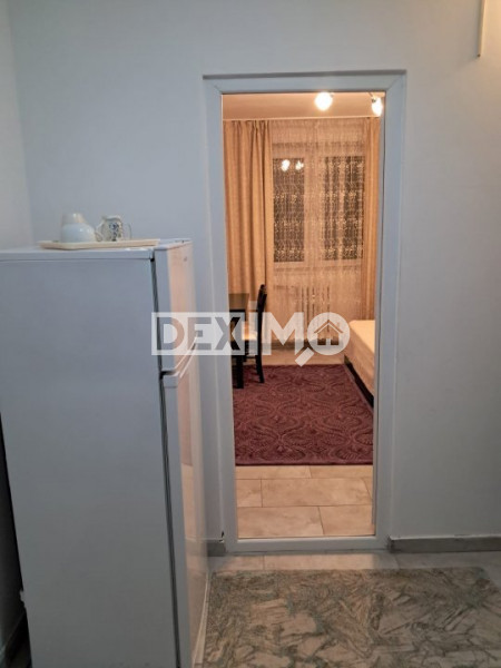 Garsoniera - Zona CET - Etaj 1 - Renovata