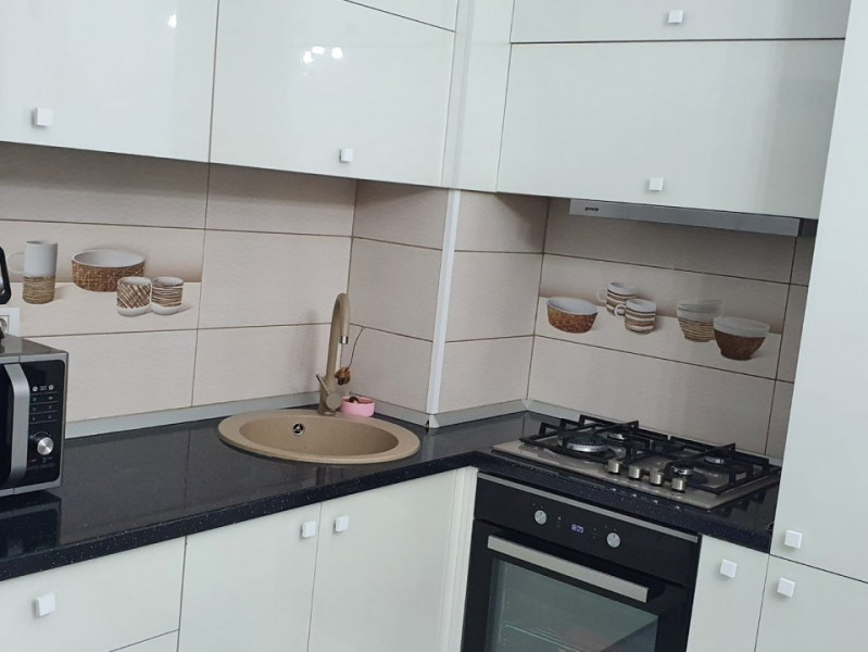 Apartament 3 Camere Decomandate - Zona Tomis Plus - Parter - Mobilat