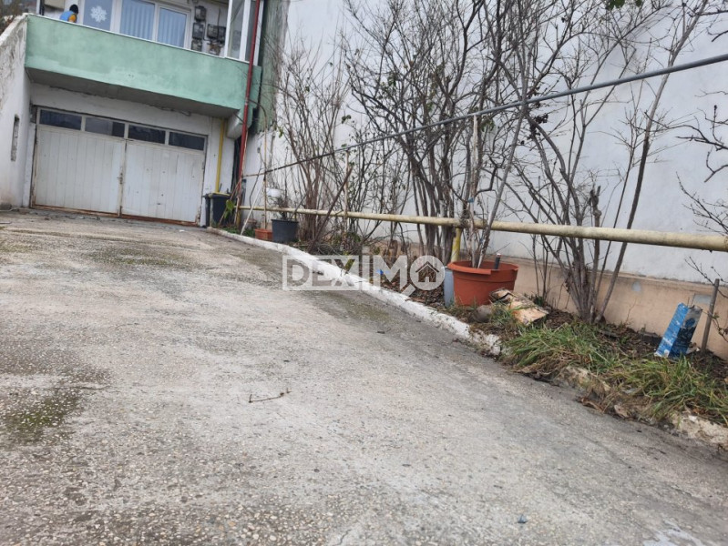 EXCLUSIV!INEL I-INSTITUTUL DE MARINA APARTAMENT CU 2 CAMERE LOC PARCARE IN GARAJ