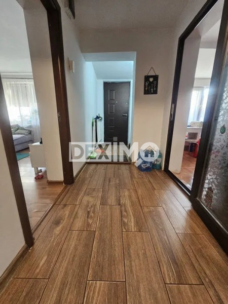 LAZU-CASA 4 CAMERE DESCHIDERE 12 M RENOVATA 