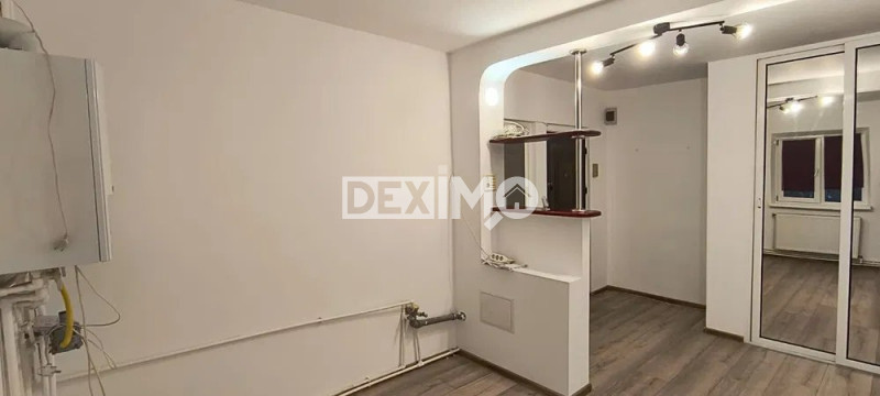 Apartament 2 Camere Decomandat - Centrala Gaze -  Renovat