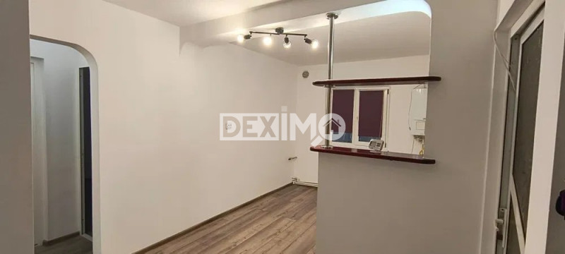 Apartament 2 Camere Decomandat - Centrala Gaze -  Renovat