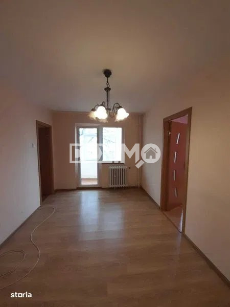 ETAJ 2 !!! SCOALA 8-APARTAMENT CU 2 CAMERE 