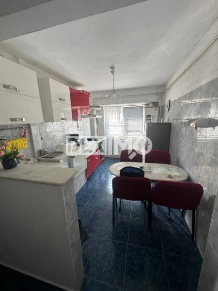 ICIL-CASA DE CULTURA-APARTAMENT CU 3 CAMERE MOBILAT CENTRALA GAZE