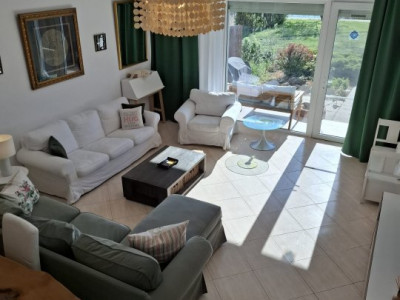  Duplex spectaculos pe malul lacului Sutghiol