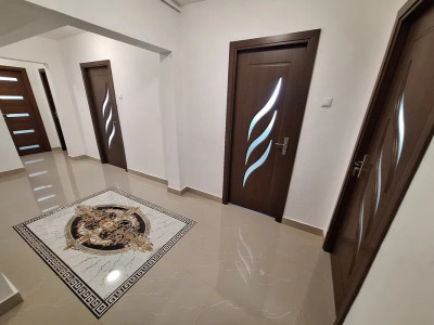 APARTAMENT SPAȚIOS CU 3 CAMERE, VEDERE PANORAMICĂ – ZONA GARA–ABATOR