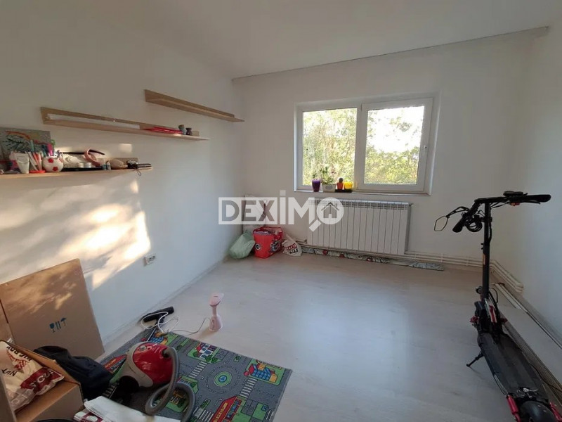 TOMIS NORD-CIRESICA 3 CAMERE DECOMANDATE CENTRALA GAZE