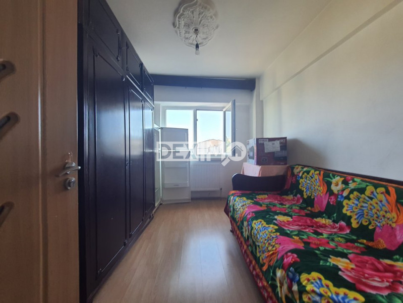 OCAZIE!!! FAR-KM 4 APARTAMENT CU 3 CAMERE CENTRALA GAZE