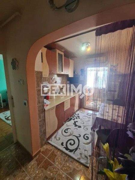 ANDA-APARTAMENT CU 2 CAMERE DECOMANDAT –MOBILAT SI UTILAT-LOC PARCARE