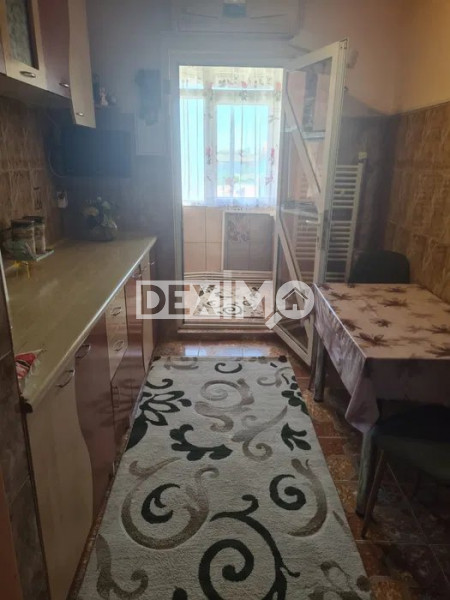 ANDA-APARTAMENT CU 2 CAMERE DECOMANDAT –MOBILAT SI UTILAT-LOC PARCARE