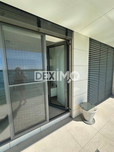  Vedere Frontala La Lac - Loc Parcare - Termen Lung