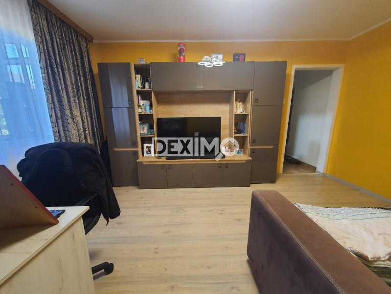 OCAZIE!!! INEL II-SALVARE APARTAMENT CU 2 CAMERE CENTRALA PE GAZE