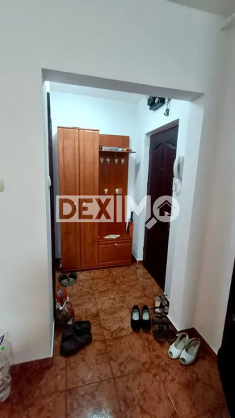 TOMIS III-ANAF ET 3 APARTAMENT CU 3 CAMERE MOBILAT CENTRALA GAZE