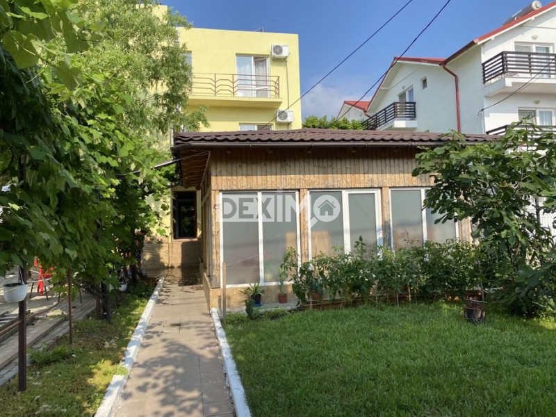 Vila 27 Camere - Localitatea Costinesti - 100m De Plaja