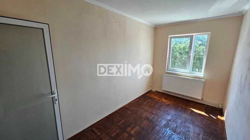 Apartament 3 camere – Zona Salvare / Intim, spatele restaurantului Sabrosso