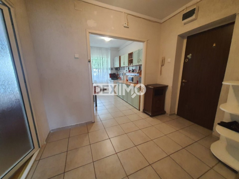 FALEZA NORD-CONSILIERI-APARTAMENT CU 3 CAMERE VEDERE CATRE MARE