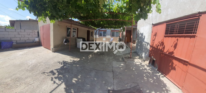 Casa In Ovidiu - La Doi Pasi De Lac - Teren Generos !