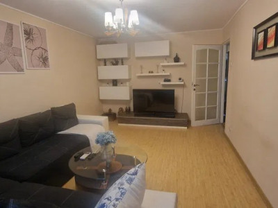 Aprtament La Cheie - 3 Camere Decomandate - Etajul I