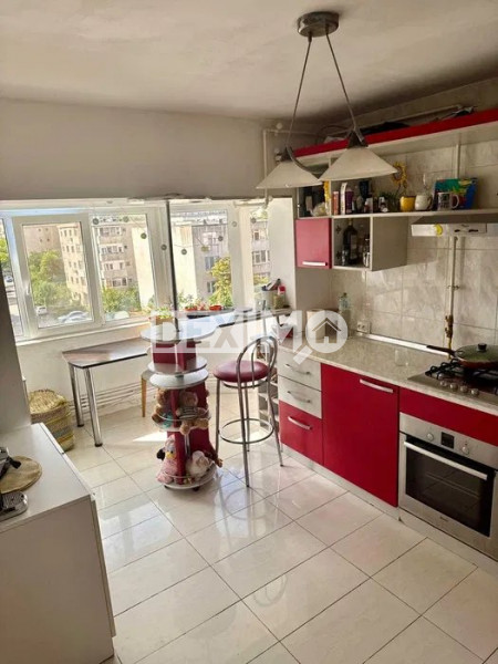 FAR-APARTAMENT CU 3 CAMERE DECOMANDAT MOBILAT CENTRALA GAZE