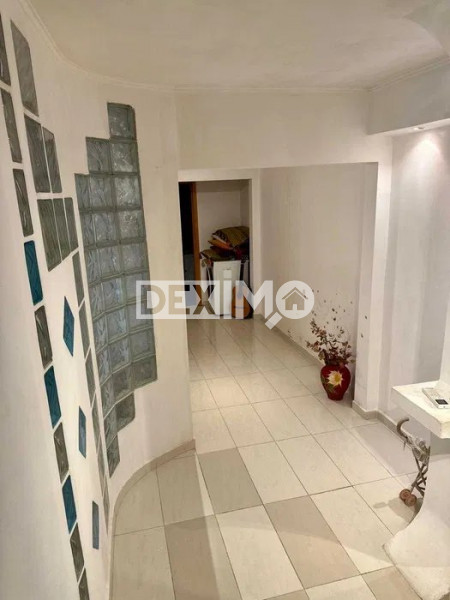 FAR-APARTAMENT CU 3 CAMERE DECOMANDAT MOBILAT CENTRALA GAZE