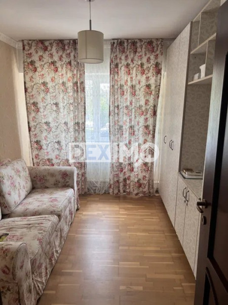 FALEZA NORD-APARTAMENT CU 3 CAMERE ETAJ 1 APROAPE DE PLAJA-LOC PARCARE