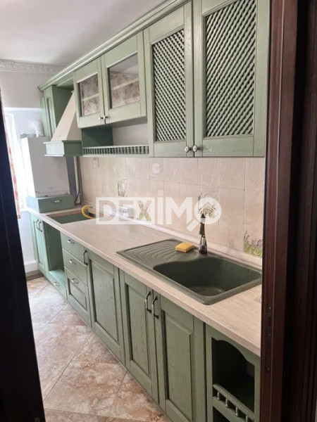 FALEZA NORD-APARTAMENT CU 3 CAMERE ETAJ 1 APROAPE DE PLAJA-LOC PARCARE